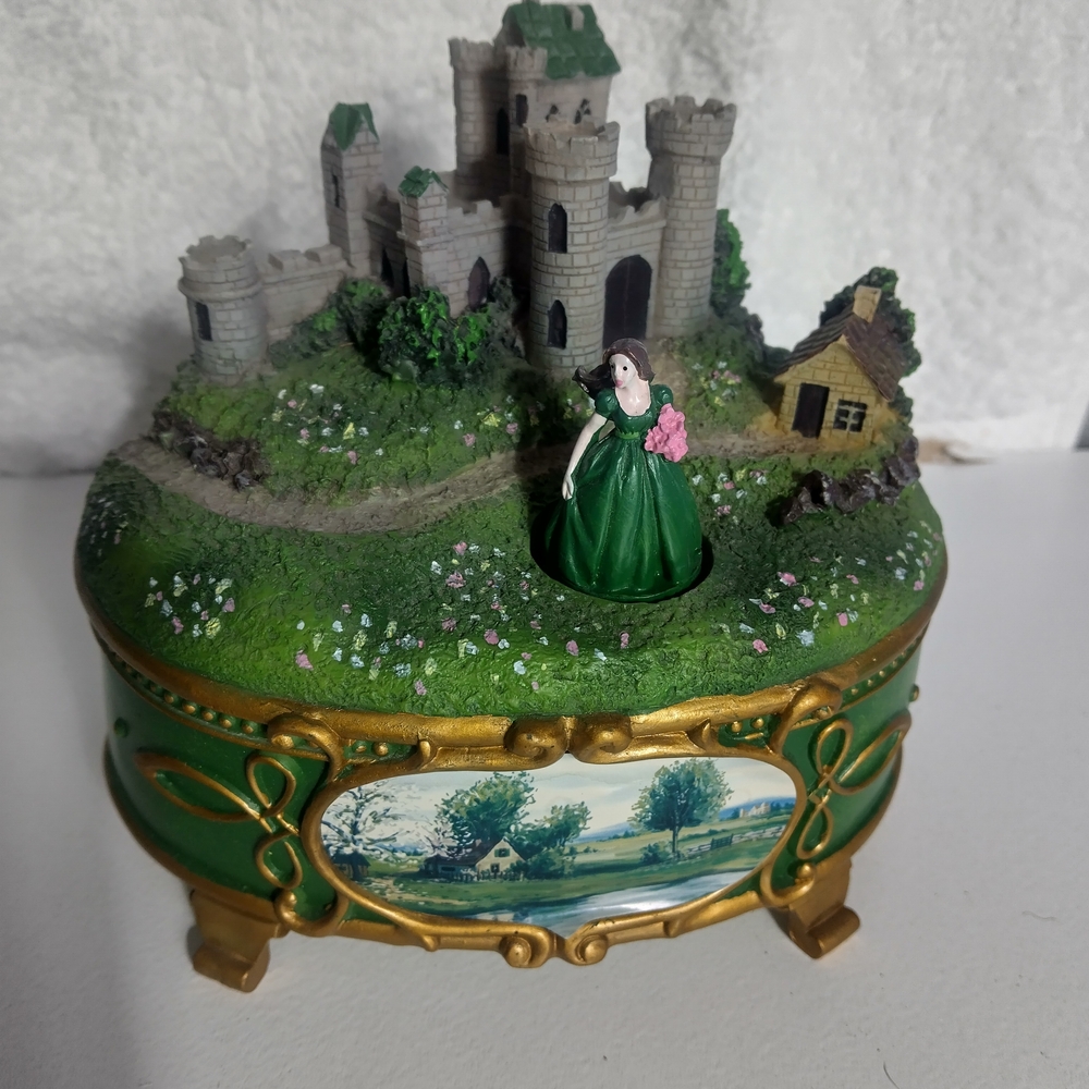 Green Castle Music Box Jewelry Trinket Holder